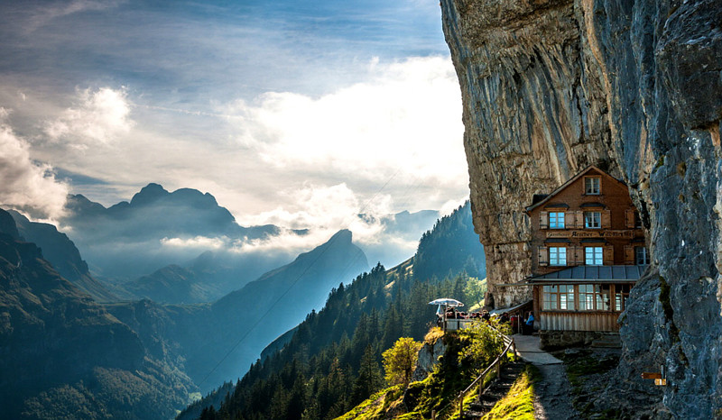 6. Berggasthaus Aescher — гостевой дом в Швейцарских Альпах