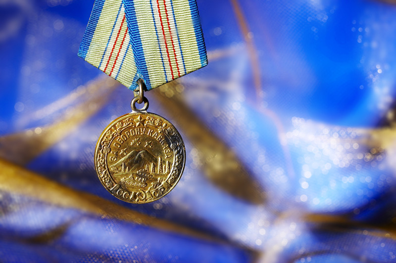 Ордена...медали и...зеркалка КЭНОН