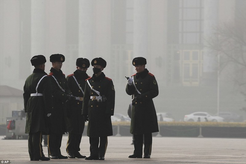 Страшный смог в Китае угрожает безопасности страны