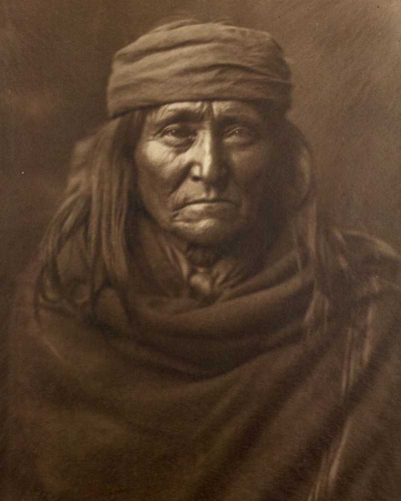 Знахарь племени Апачи, 1903