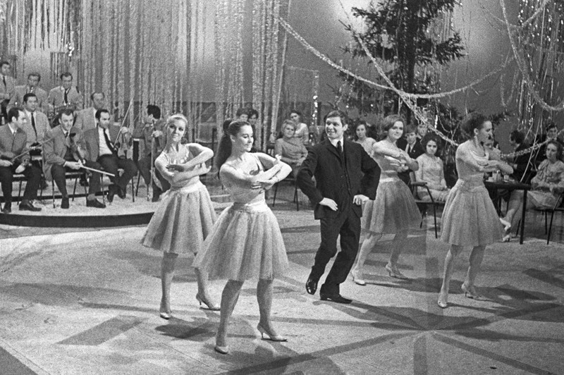 Эдуард Хиль и танцевальный ансамбль "Алые паруса" в 1970 году