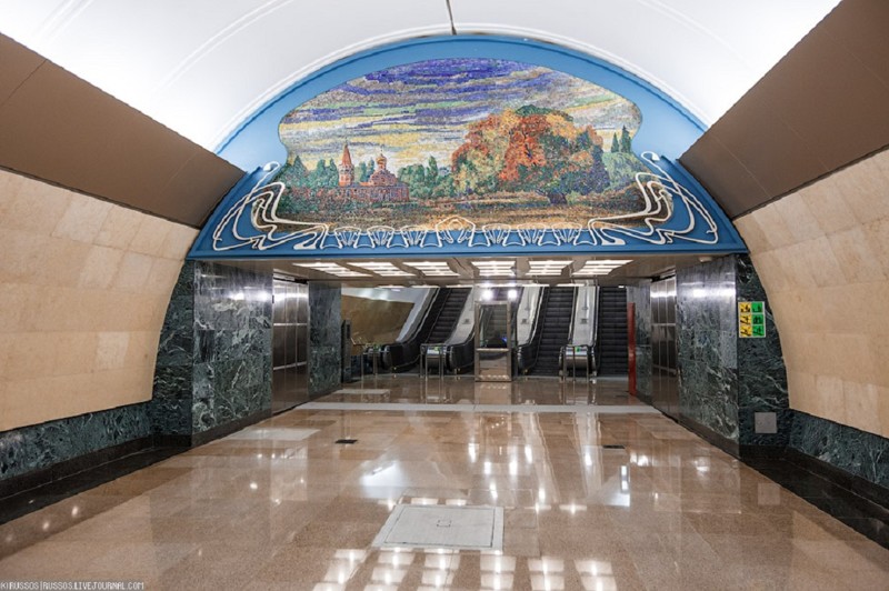 Станция метро "Марьина Роща" Настенное мозаичное панно. Москва.