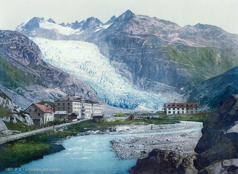 Ронский ледник и отель в кантоне Вале.