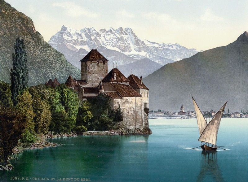 Шильонский замок и Дент-дю-Миди, Женевское озеро.