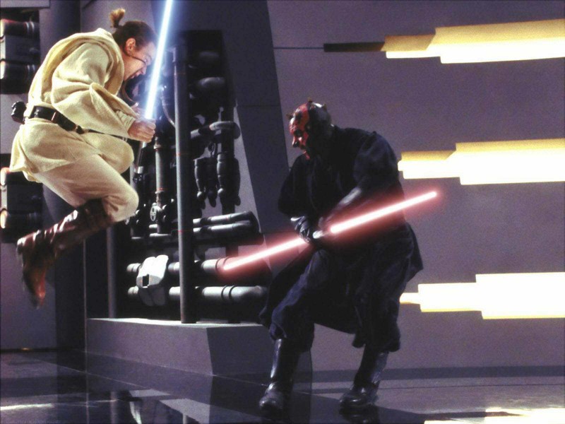 9. Сцена битвы на световых мечах между Дарт Молом и Оби-Ваном с Квай-Гоном снималась на протяжении месяца.