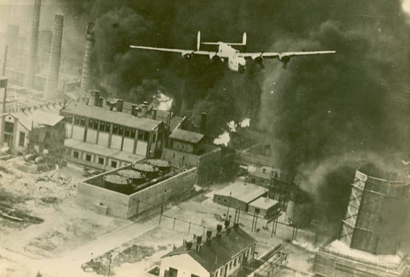 4. Журналисты пережили бомбардировку Гамбурга за 11 лет до того, как она реально произошла