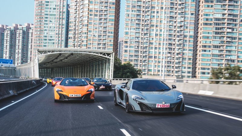 Парад суперкаров McLaren в Гонконге