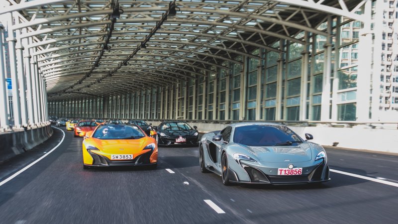 Парад суперкаров McLaren в Гонконге