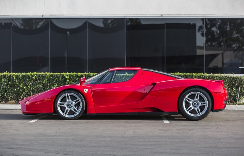 Почти новый Ferrari Enzo выставлен на продажу
