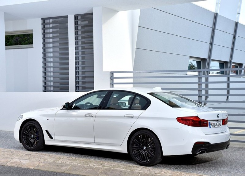 Новости: компания BMW назвала цены на седан 5-Series