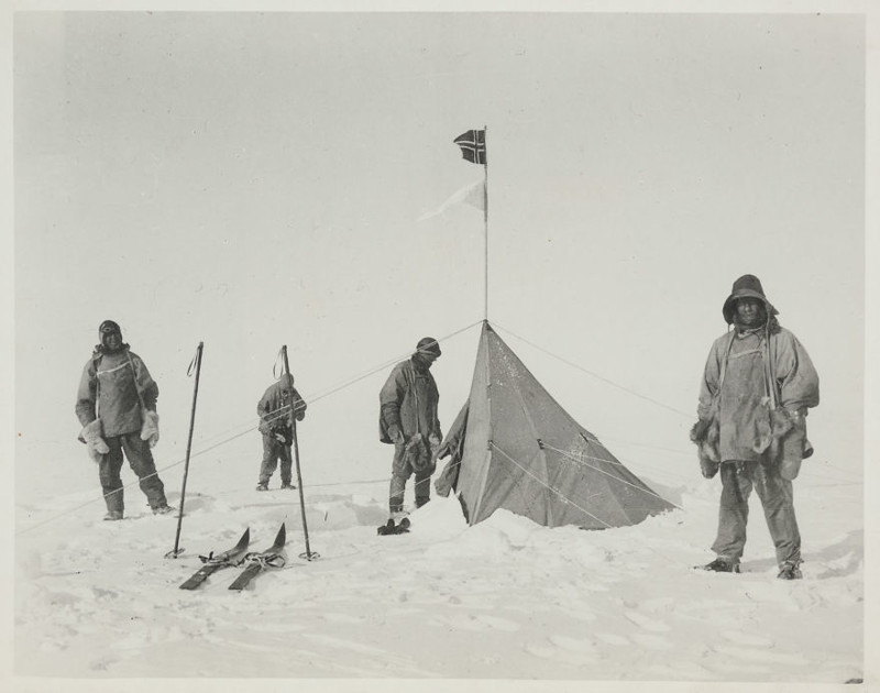 Палатка Руаля Амундсена на Южном полюсе