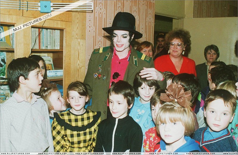 Майкл Джексон в детском доме, 1993 год, Москва 