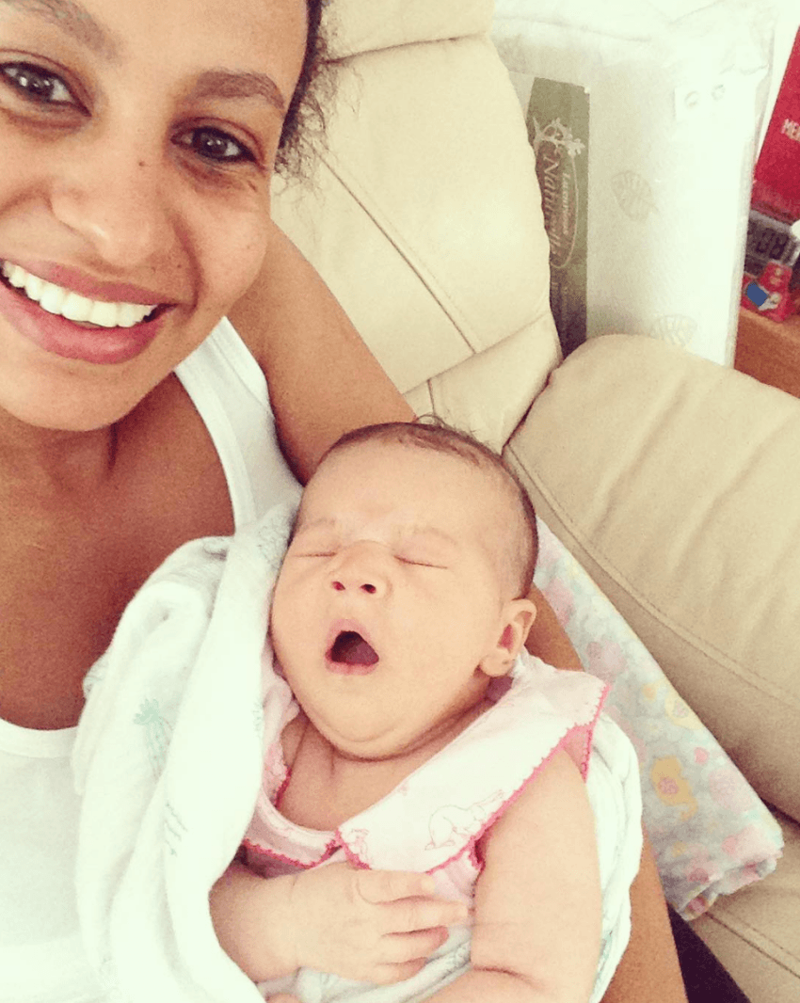 Молодая мама выложила фотографию с малышом в Instagram*. Вскоре стало ясно, что она серьёзно больна