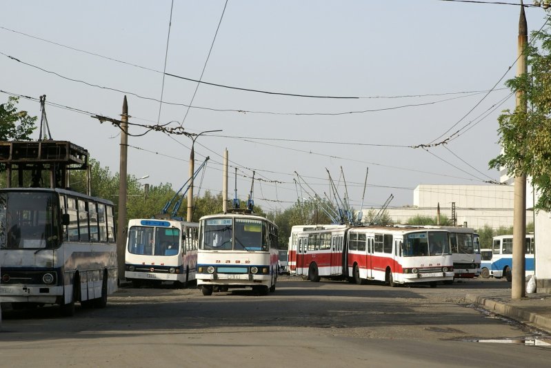 Общественный транспорт. Тролейбусный парк на Munsu Street