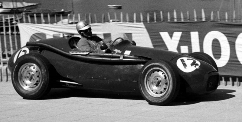 По данным из некоторых источников, за рулем этого «Коннота» «Формулы 1» находится именно Берни, во время неудачной попытки пройти квалификацию на Гран-при Монако 1958 года
