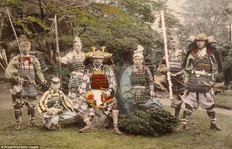 Самураи в доспехах, 1870 год