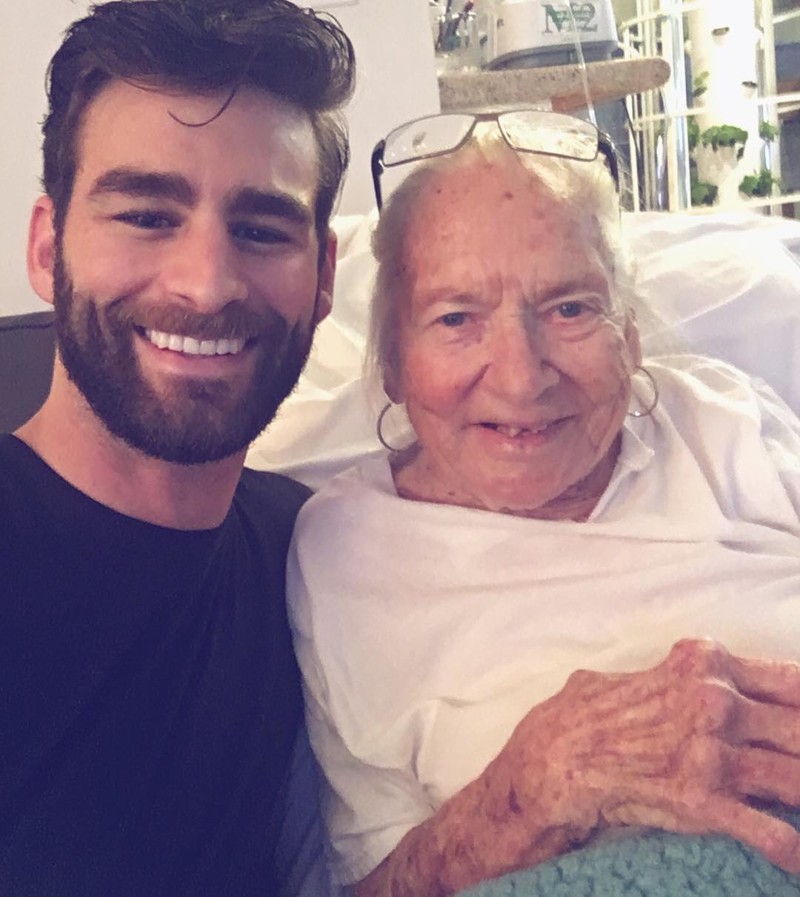 31-летний красавчик и 89-летняя бабуля — лучшие друзья