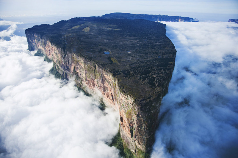 Гора Рорайма — между Венесуэлой, Гайаной и Бразилией