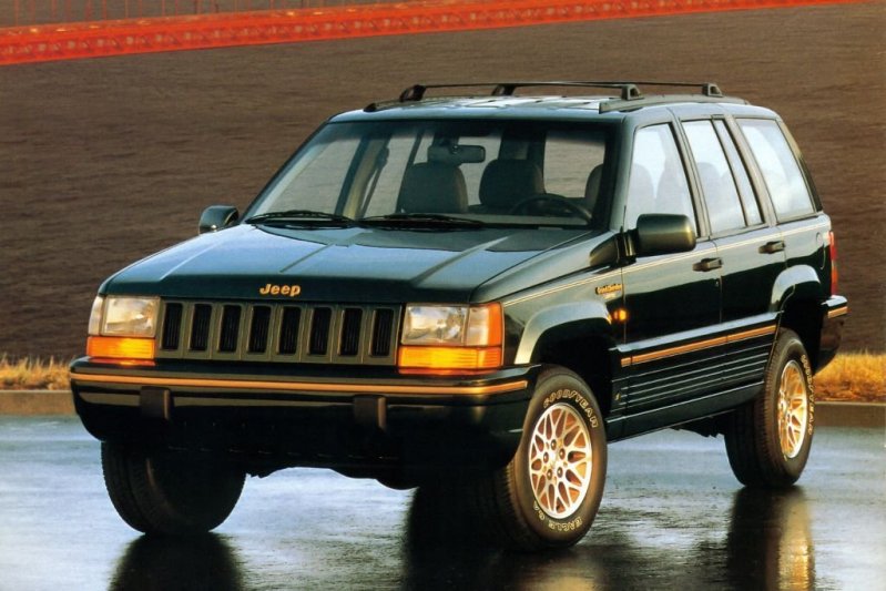 «Американцы»  Jeep Grand Cherokee (ZJ) (1993–1998 гг.)