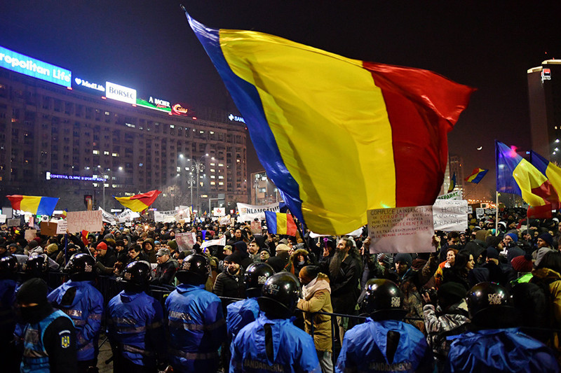 Румыния протрезвела?!У Чаушеску долгов не было.ЕС в топку!