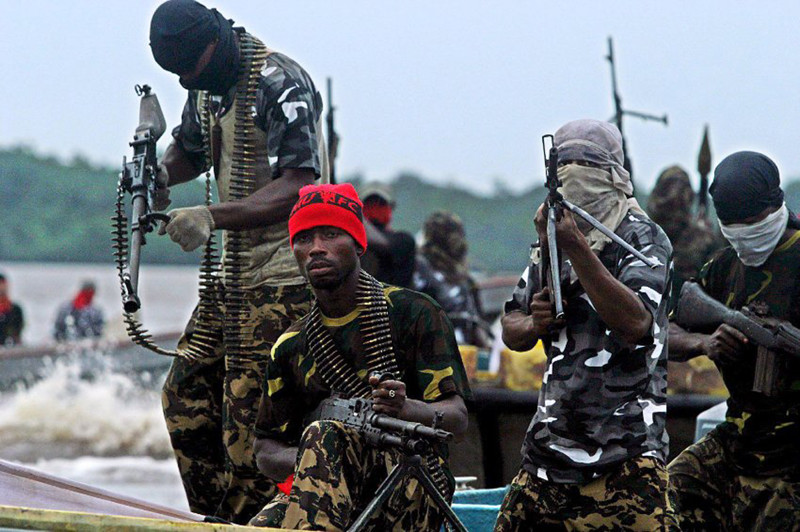  В Нигерии пираты похитили группу 7 российских моряков и 1 украинца