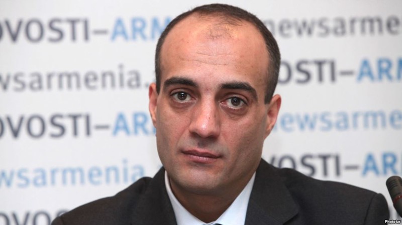 Арман Сагателян — капитан до сезона 1997. Он является специалистом по связям с общественностью, в 2013 стал пресс-секретарем президента Армении, в 2016 назначен на должность исполнительного директора Общественной радиокомпании Армении