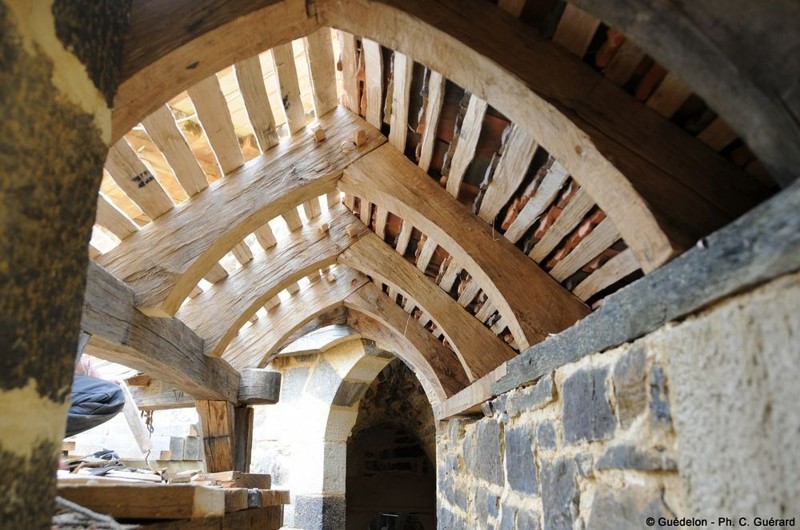 Геделон — возводимый сейчас настоящий средневековый замок во Франции