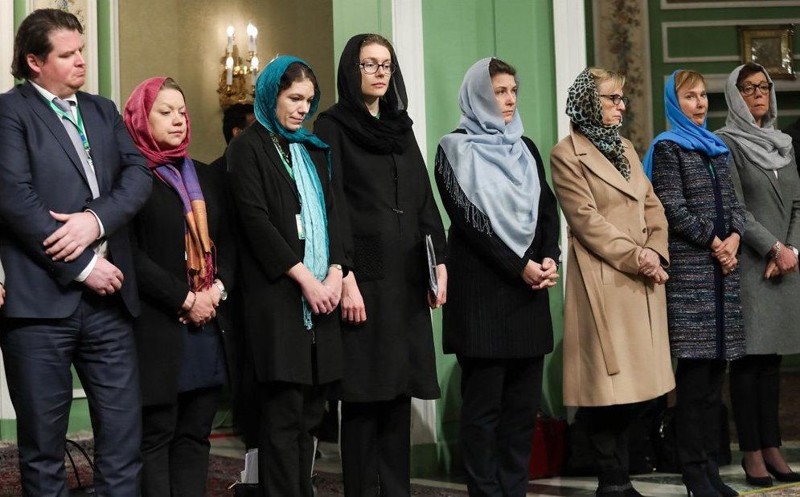 Как шведские феминистки в Иран слетали
