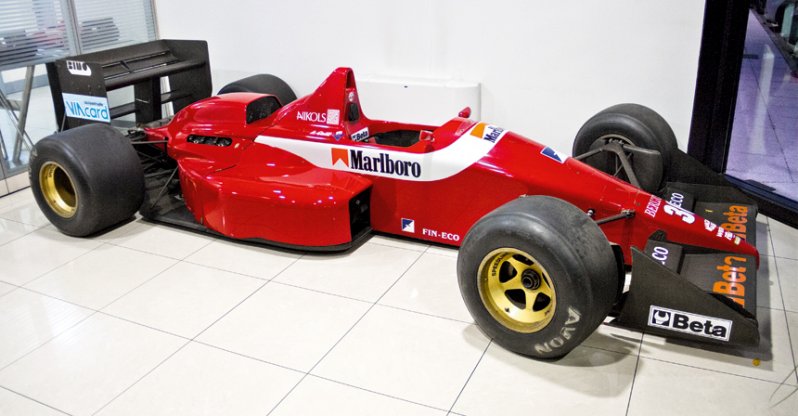 Dallara 188 — первая машина Формулы-1 от итальянской фирмы. Увы, оба клиентских проекта, дошедшие до гоночной стадии, — BMS Scuderia Italia и Hispania F1 — страдали от хронической нехватки средств