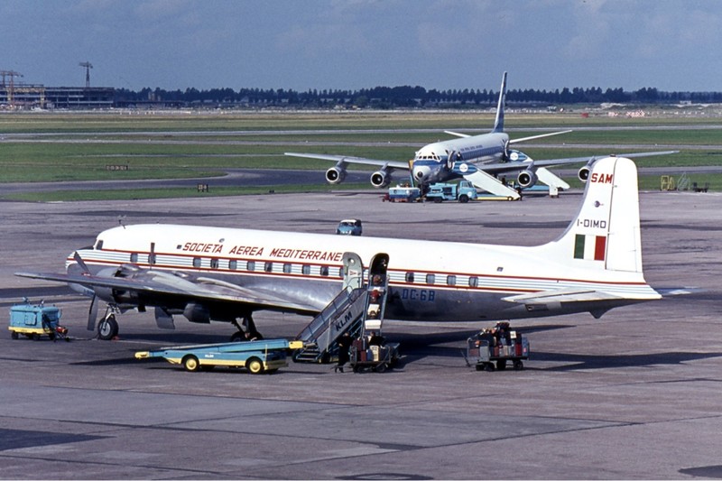 Старичок Douglas DC-6