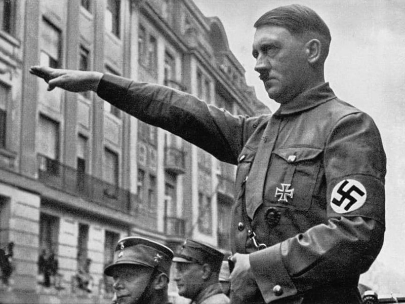 5. Адольф Гитлер