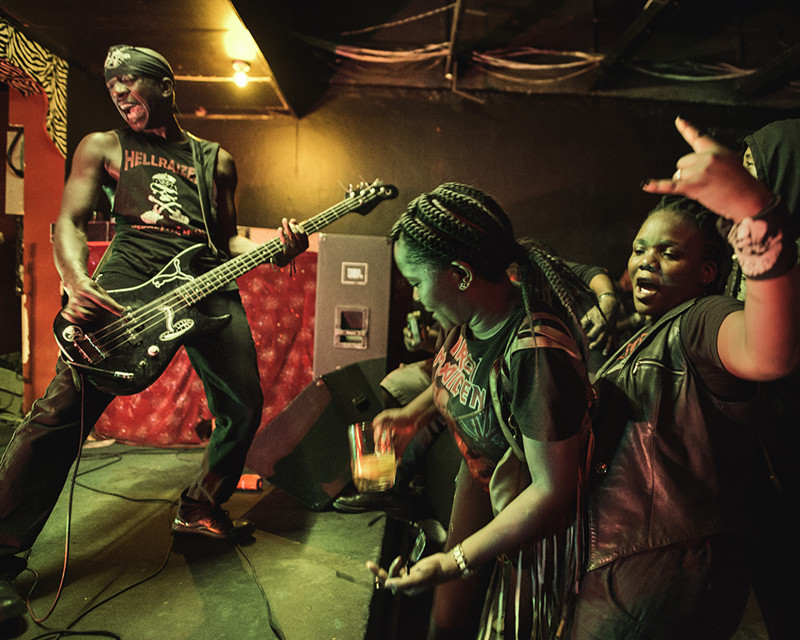Хеви-метал по-африкански: красочные фотографии ботсванских металлистов.