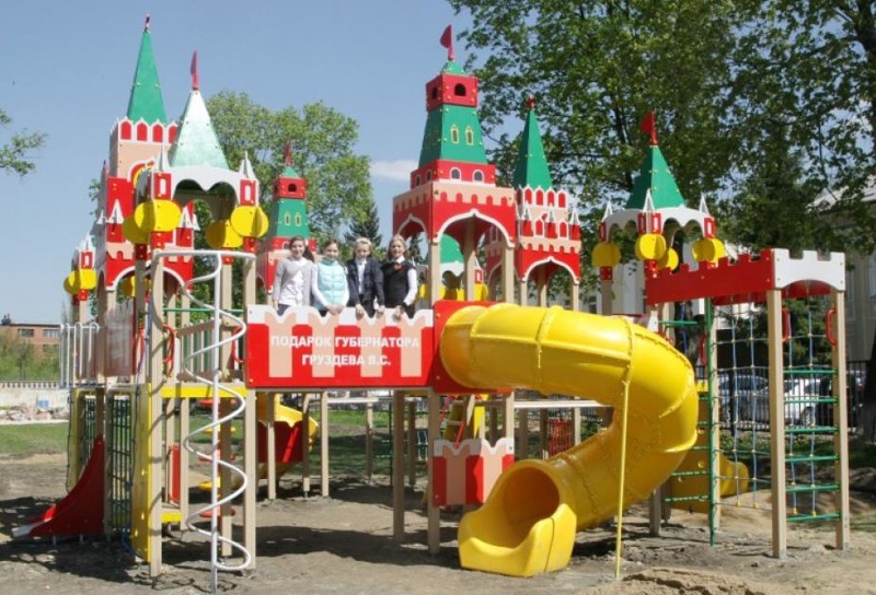 Как на самом деле должны выглядеть все детские площадки в России