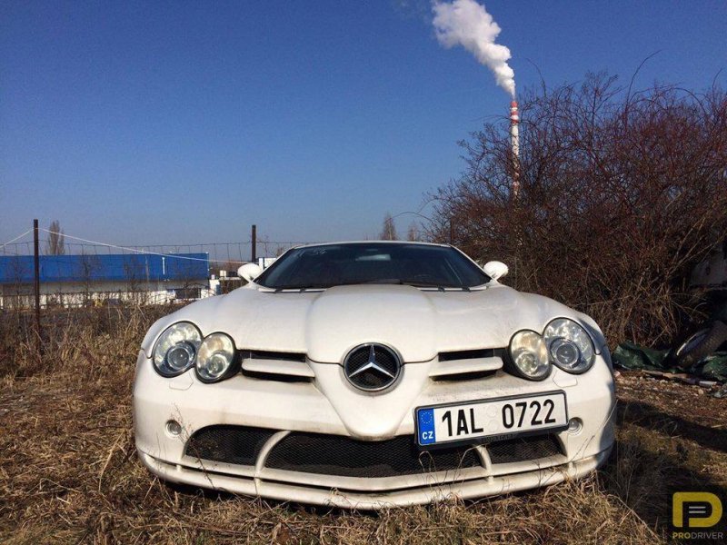 Mercedes SLR McLaren на стоянке конфискованных автомобилей в Чехии