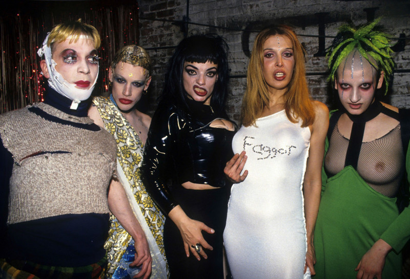 Тусовщицы в клубе Tunnel, 1993 год