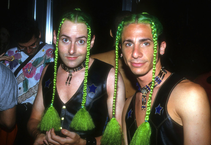 Парни нарядились для клубной вечеринки. USA, 1993 год
