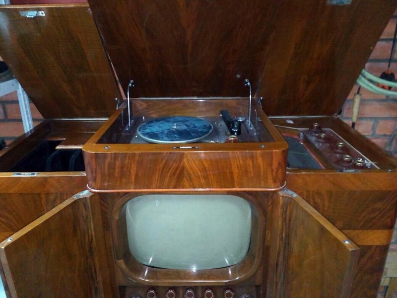 "Ленинград Т-3" телевизор, радио, грампластинки 1948