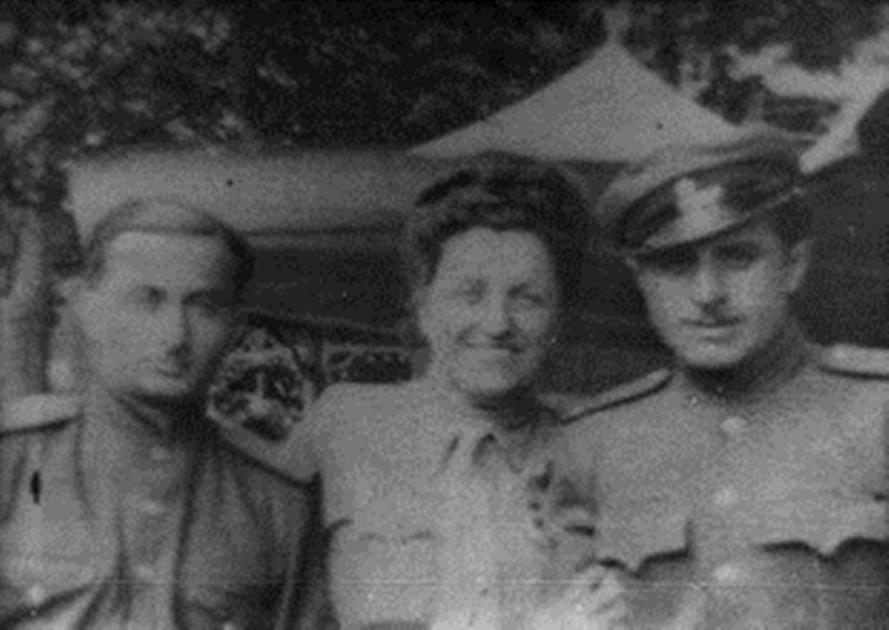 княгиня Тамара Волконская, перевязывавшая раненых бойцов Сопротивления и устроившая из своего поместья партизанский лагерь. 