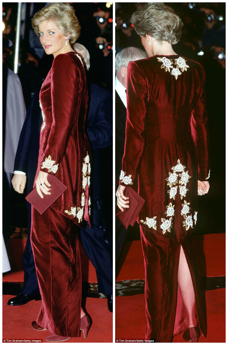 Дизайнер Catherine Walker, 1990 - Платье из красного бархата с вышивкой