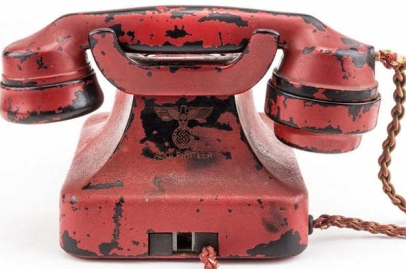 На аукционе продан личный «телефон массового уничтожения» Гитлера за $243 000