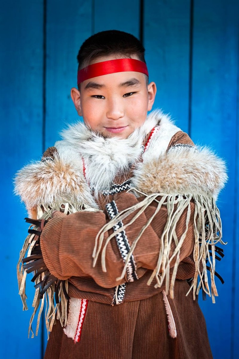 Мальчик из народа Тофалар горы Саяны, Восточная Сибирь, Россия  