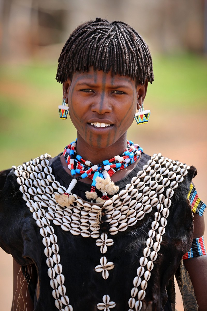 Девушка из племени Тсемай Ки Афар, Эфиопия