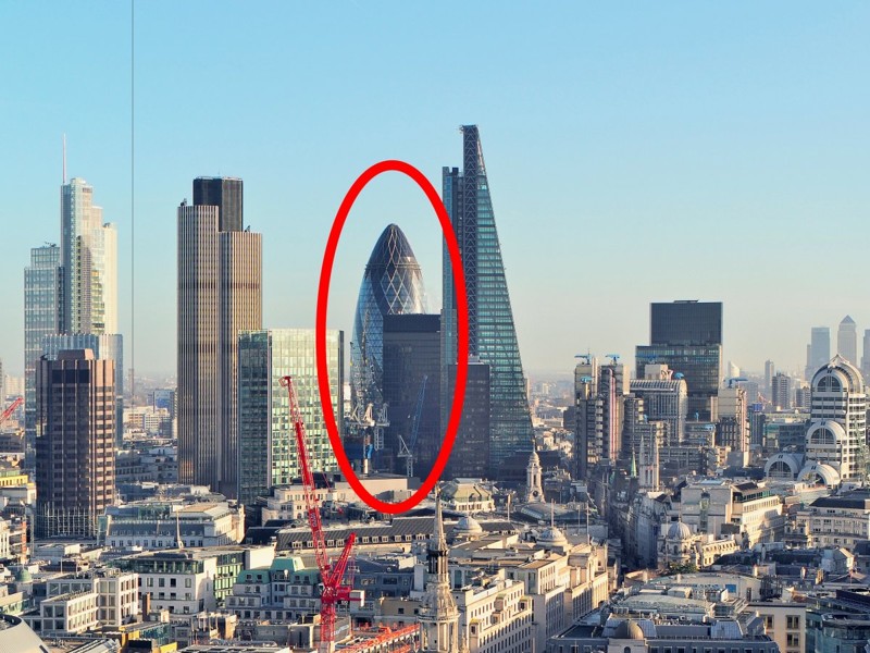 Это лишь немногим менее высоты 180-метровой башни «Огурец» в Лондоне.  