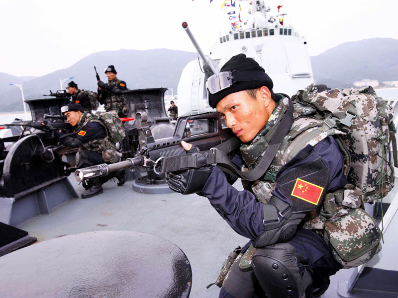 США и Китай оказались на грани войны в Тихом океане