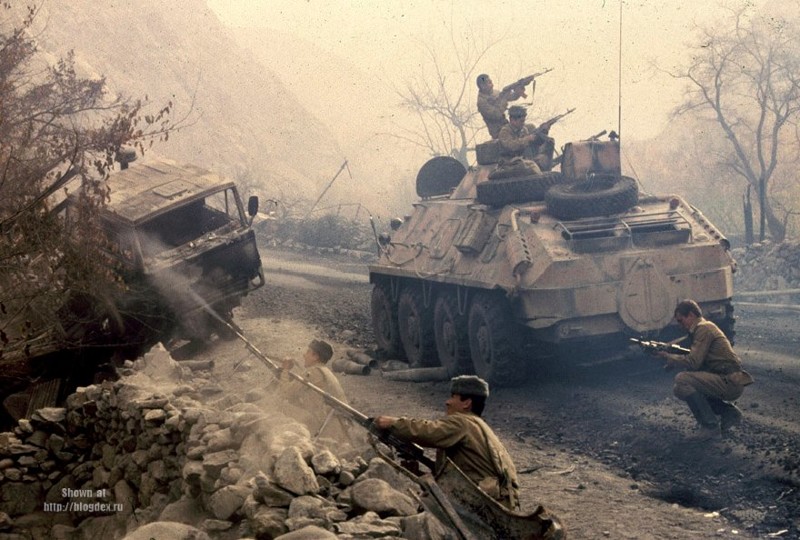 Советские войска и техника во время войны в Афганистане.
