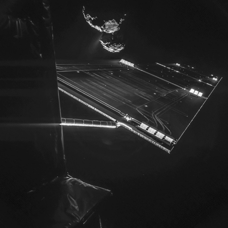 Космический аппарат «Розетта» сделал селфи с кометой 67P / Чурюмова — Герасименко в 472 млн км от Земли  