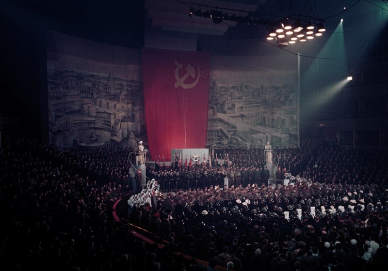 Праздник в честь Красной Армии в лондонском Ройал Альберт Холле. Лондон. Великобритания. 21 февраля 1943 года.