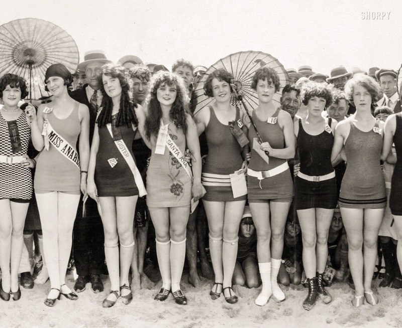 Участницы пляжного конкурса красоты, Хантингтон-Бич, Калифорния, 1925 год.