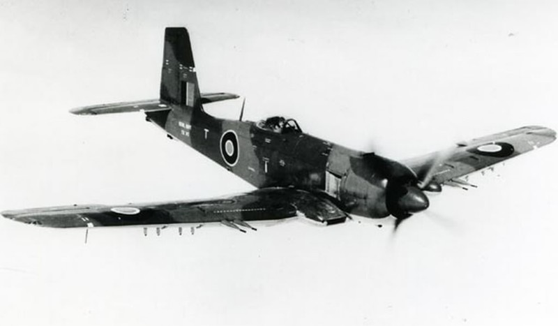 Blackburn B.37«Firebrand», огромный и бесполезный