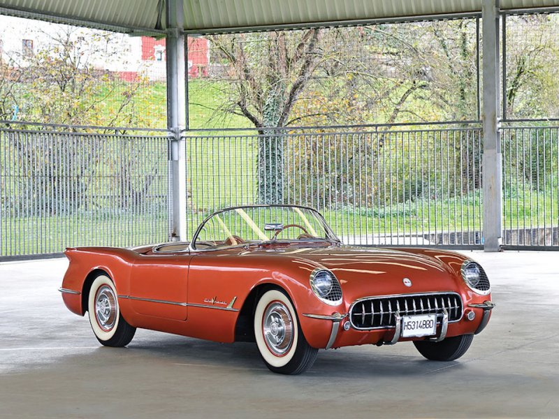 Прекрасно отреставрированный экземпляр первого поколения Chevrolet Corvette 1955 года выпуска, двадцать второй из всего семьсот выпущенных в этом году, был продан за вполне вменяемые 84 000 евро.